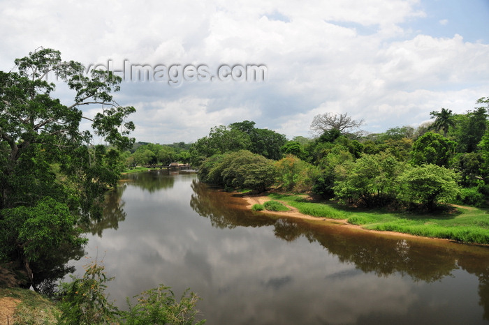 belize66: San Ignacio, Cayo, Belize: River Macal - looking north, towards the new bridge - photo by M.Torres - (c) Travel-Images.com - Stock Photography agency - Image Bank