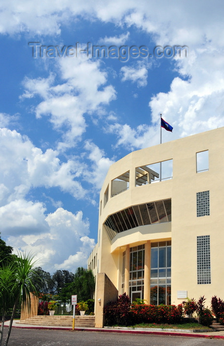 belize72: Belmopan, Cayo, Belize: Sir Edney Cain Building - main building of the Belizean government - photo by M.Torres - (c) Travel-Images.com - Stock Photography agency - Image Bank