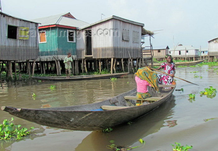 benin1: Ganvie, Benin: houses on stilts in the the African Venice - pirogue on Lake Nokoué - UNESCO World Heritage Tentative List - photo by G.Frysinger - (c) Travel-Images.com - Stock Photography agency - Image Bank