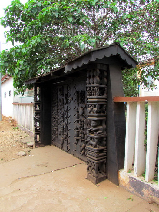 benin15: Porto-Novo, Benin: carved gates of ther Alexandre Sènou Adandé Ethnographic Museum - established in 1957 by the Dahomey Institute - photo by G.Frysinger - (c) Travel-Images.com - Stock Photography agency - Image Bank