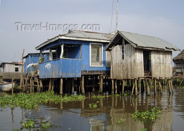 benin2: Ganvie, Benin: houses on stilts - lacustrian dwellings - probably the largest lake village in Africa - Lake Nokoué - photo by G.Frysinger - (c) Travel-Images.com - Stock Photography agency - Image Bank