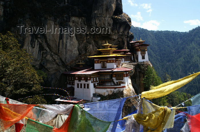 bhutan136: Bhutan - Paro dzongkhag - Prayer flags with Taktshang Goemba in the background - photo by A.Ferrari - (c) Travel-Images.com - Stock Photography agency - Image Bank