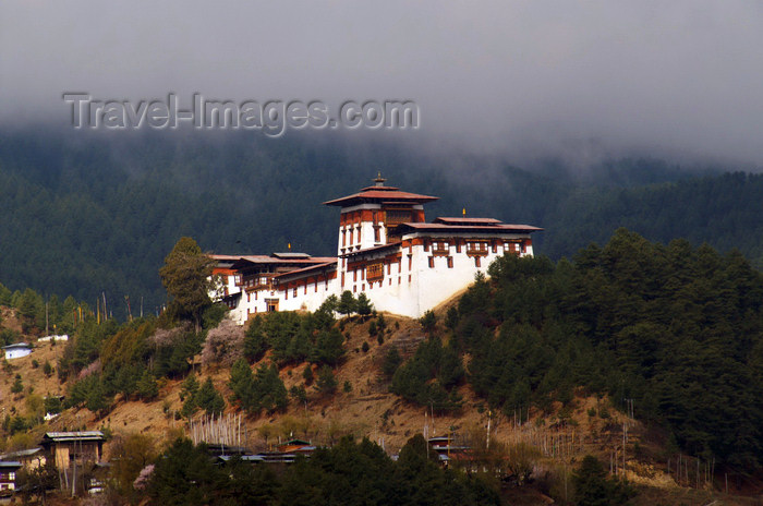 bhutan2: Bhutan - Jakar - district capital of Bumthang dzongkhag - Jakar Dzong - photo by A.Ferrari - (c) Travel-Images.com - Stock Photography agency - Image Bank