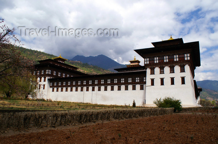 bhutan200: Bhutan - Thimphu - Trashi Chhoe Dzong - photo by A.Ferrari - (c) Travel-Images.com - Stock Photography agency - Image Bank