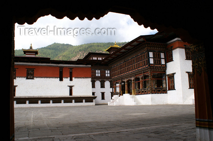 bhutan204: Bhutan - Thimphu - Entering the Trashi Chhoe Dzong - photo by A.Ferrari - (c) Travel-Images.com - Stock Photography agency - Image Bank