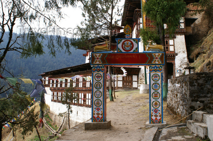 bhutan234: Bhutan - Chari Goemba - arriving - photo by A.Ferrari - (c) Travel-Images.com - Stock Photography agency - Image Bank