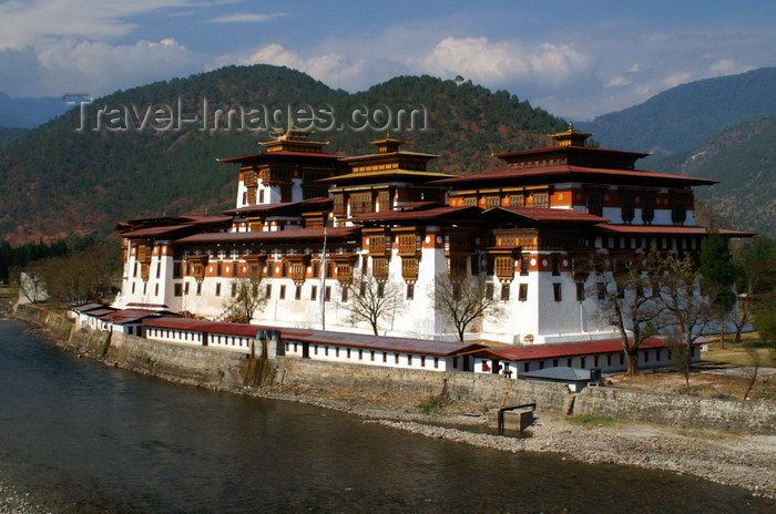 bhutan263: Bhutan - Punakha Dzong and the river - photo by A.Ferrari - (c) Travel-Images.com - Stock Photography agency - Image Bank