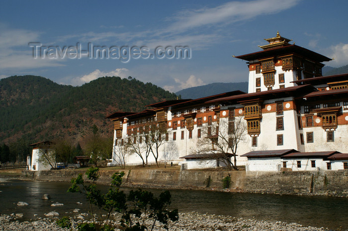 bhutan265: Bhutan - Punakha Dzong - façade - photo by A.Ferrari - (c) Travel-Images.com - Stock Photography agency - Image Bank