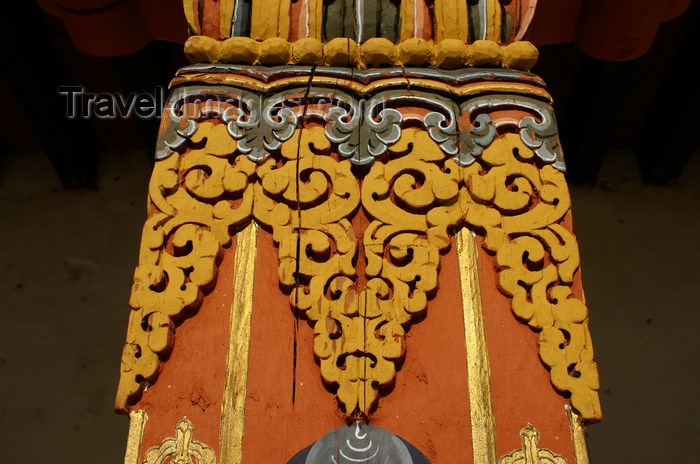 bhutan271: Bhutan - Beautiful wood carvings - the Punakha Dzong - photo by A.Ferrari - (c) Travel-Images.com - Stock Photography agency - Image Bank