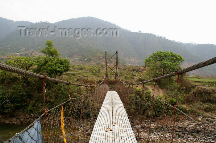 bhutan281: Bhutan - suspension bridge, on the way to Khansum Yuelley Namgyal Chorten - photo by A.Ferrari - (c) Travel-Images.com - Stock Photography agency - Image Bank