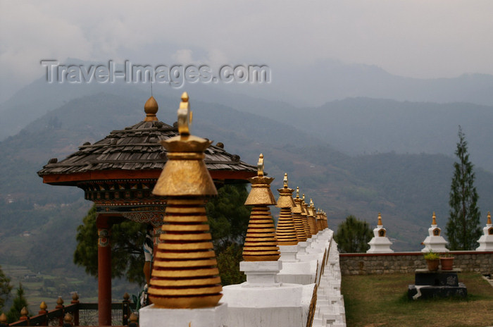 bhutan287: Bhutan - arden, outside Khansum Yuelley Namgyal Chorten - photo by A.Ferrari - (c) Travel-Images.com - Stock Photography agency - Image Bank