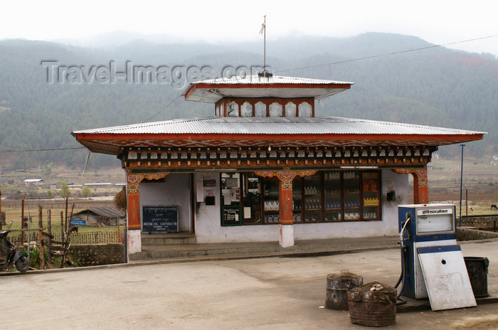 bhutan319: Bhutan - Jakar - Petrol station - photo by A.Ferrari - (c) Travel-Images.com - Stock Photography agency - Image Bank