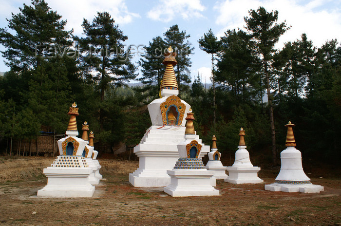 bhutan348: Bhutan - Bumthang District - stupas, near Membartsho - photo by A.Ferrari - (c) Travel-Images.com - Stock Photography agency - Image Bank