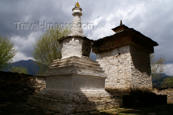 bhutan349: Bhutan - Chortens - Ugyen Chholing palace - photo by A.Ferrari - (c) Travel-Images.com - Stock Photography agency - Image Bank