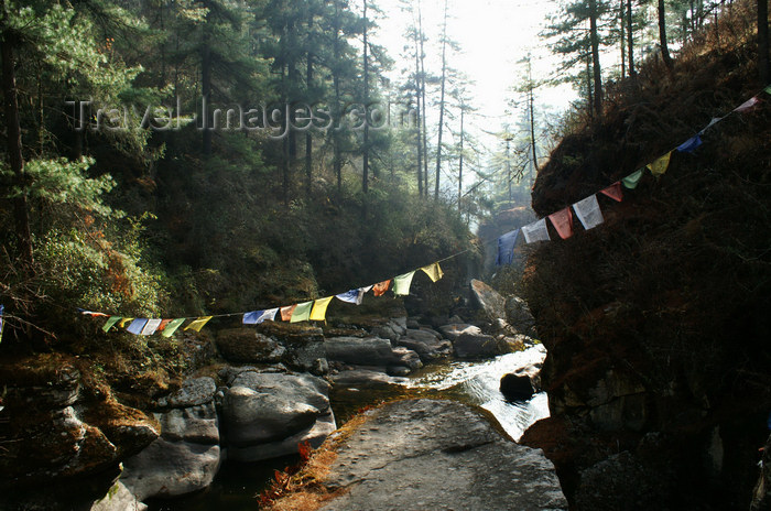 bhutan362: Bhutan - Membartsho, 'the burning lake' where Pema Lingpa, retrieved treasures hidden by Guru Rimpoche - photo by A.Ferrari - (c) Travel-Images.com - Stock Photography agency - Image Bank