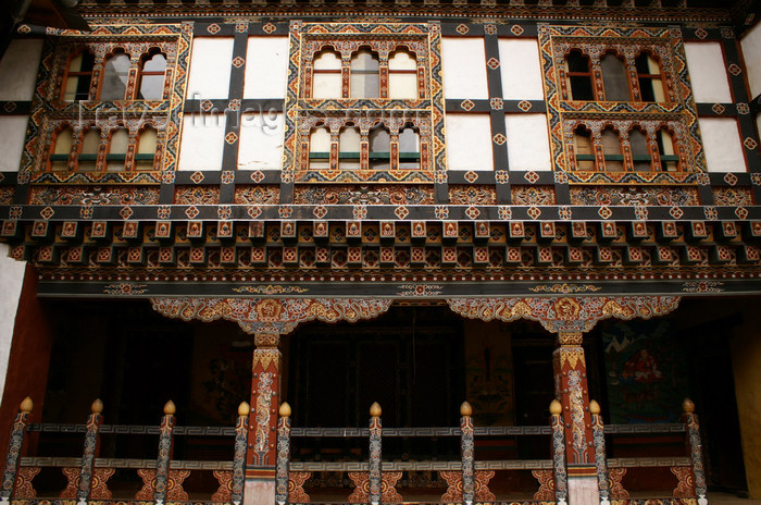 bhutan44: Bhutan - Trongsa Dzong - timber frame façade - photo by A.Ferrari - (c) Travel-Images.com - Stock Photography agency - Image Bank