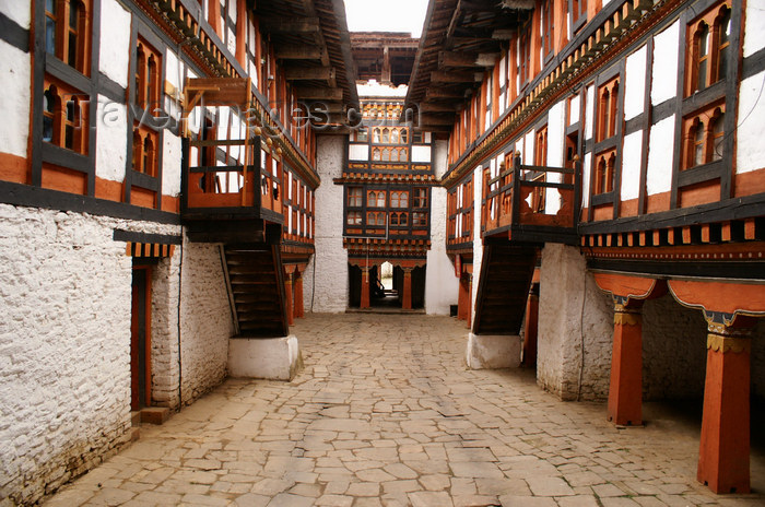 bhutan50: Bhutan - Jakar - small courtyard in the Jakar Dzong - photo by A.Ferrari - (c) Travel-Images.com - Stock Photography agency - Image Bank