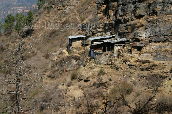 bhutan57: Bhutan - Paro dzongkhag: deserted houses in the hills around Paro - photo by A.Ferrari - (c) Travel-Images.com - Stock Photography agency - Image Bank