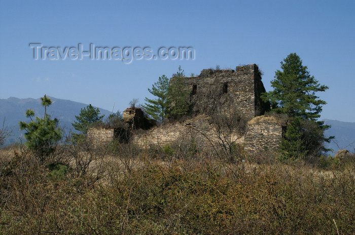 bhutan58: Bhutan - Paro dzongkhag: ruins of a dzong, in the hills around Paro - photo by A.Ferrari - (c) Travel-Images.com - Stock Photography agency - Image Bank