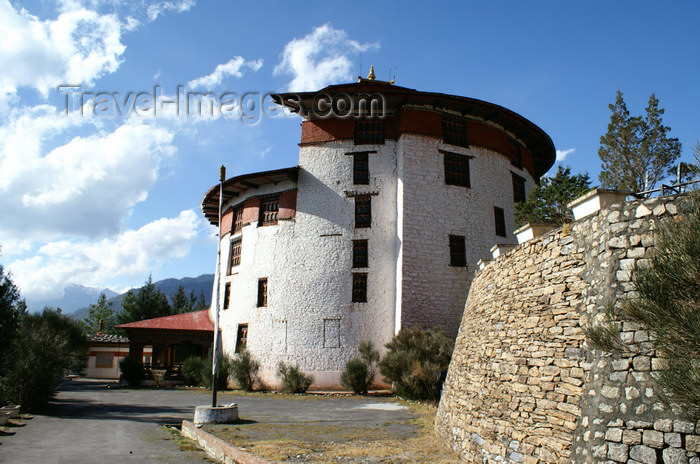 bhutan62: Bhutan - Paro: Bhutan's national museum - ancient Ta-dzong building - photo by A.Ferrari - (c) Travel-Images.com - Stock Photography agency - Image Bank