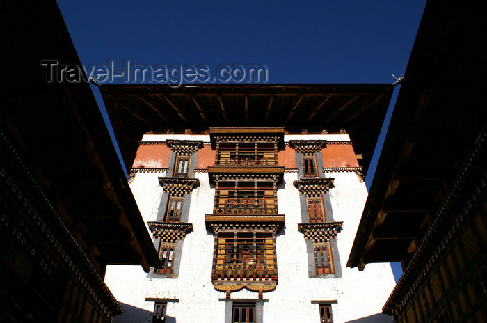 bhutan79: Bhutan - Paro: central tower of the Paro Dzong aka Rinpung Dzong - built during the 17th century - photo by A.Ferrari - (c) Travel-Images.com - Stock Photography agency - Image Bank