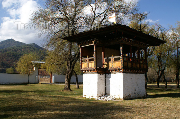 bhutan82: Bhutan - Paro: park outside Ugyen Pelri palace - photo by A.Ferrari - (c) Travel-Images.com - Stock Photography agency - Image Bank