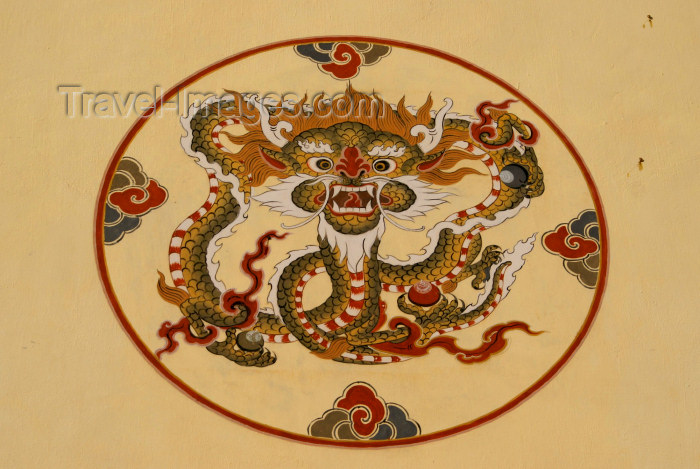 bhutan91: Bhutan - Paro: dragon - painting on the wall of a building - photo by A.Ferrari - (c) Travel-Images.com - Stock Photography agency - Image Bank