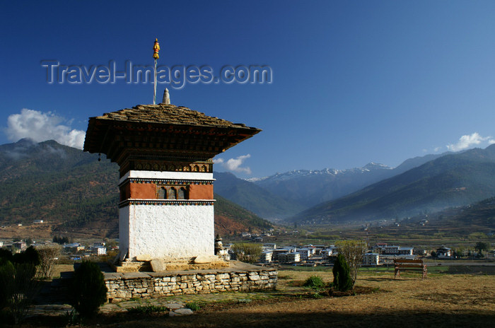 bhutan96: Bhutan - Paro: small chorten, outside the Gangtey palace - photo by A.Ferrari - (c) Travel-Images.com - Stock Photography agency - Image Bank