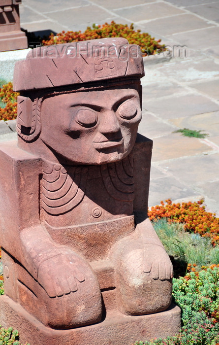 bolivia103: La Paz, Bolivia: replica of Tiahuanaco statue in the Templete Semisubteráneo - Tiwanaku Square - photo by M.Torres - (c) Travel-Images.com - Stock Photography agency - Image Bank