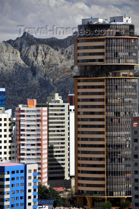 bolivia111: La Paz, Bolivia: Torre de las Americas in Isabel La Católica Square - Av. Arce - Sopocachi - photo by M.Torres - (c) Travel-Images.com - Stock Photography agency - Image Bank