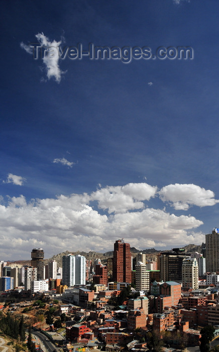 bolivia114: La Paz, Bolivia: Sopocachi area - Parque Urbano Central - Avenida del Poeta - Radisson hotel, Edificio Multicentro, Americas Tower - downtown skyline - photo by M.Torres - (c) Travel-Images.com - Stock Photography agency - Image Bank