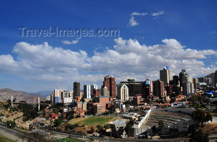 bolivia118: La Paz, Bolivia: Sopocachi skyline - Parque Urbano Central - Avenida del Poeta - Jaime Laredo open air theatre - Americas bridge - photo by M.Torres - (c) Travel-Images.com - Stock Photography agency - Image Bank