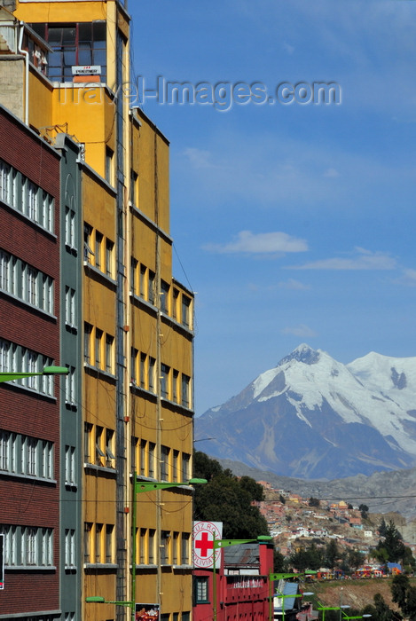 bolivia126: La Paz, Bolivia: Avenida Eliodoro Camancho, designed by Emilio Villanueva, has a view towards Nevado de Illimani - photo by M.Torres - (c) Travel-Images.com - Stock Photography agency - Image Bank