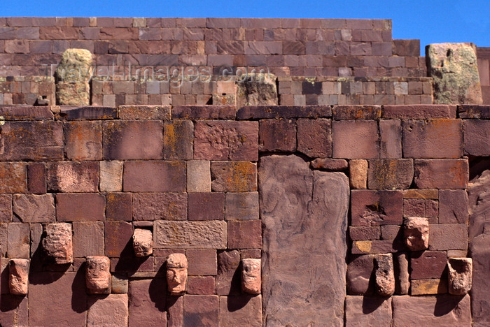 bolivia132: Tiwanaku / Tiahuanacu, Ingavi Province, La Paz Department, Bolivia: Semi-Underground Temple, a red sandstone pit with carved enemy heads - a square sunken courtyard with a north-south axis - photo by C.Lovell - (c) Travel-Images.com - Stock Photography agency - Image Bank