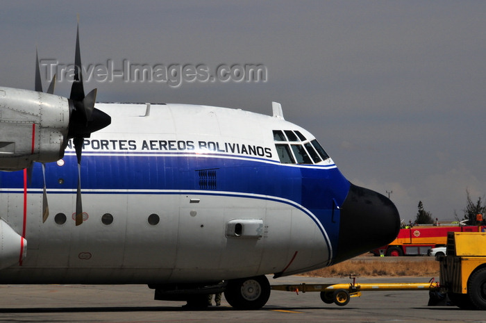 bolivia26: El Alto, La Paz department, Bolivia: La Paz El Alto International Airport - LPB - Lockheed C-130H Hercules (L-382) - cockpit and starboard engines - TAB - Transportes Aéreos Bolivianos cargo airline - CP-1376 - cn 382-4759 - photo by M.Torres - (c) Travel-Images.com - Stock Photography agency - Image Bank