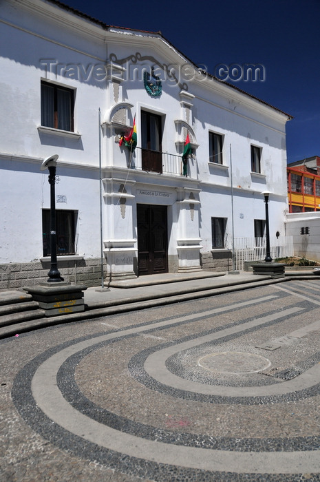 bolivia67: La Paz, Bolivia: Amigos de la Ciudad - the building hosted the Municipal Library created by Mariscal Andrés de Santa Cruz - small square at the intersection of Calles Indaburo and Jenaro Sanjinés - Chukiago Marka - photo by M.Torres - (c) Travel-Images.com - Stock Photography agency - Image Bank