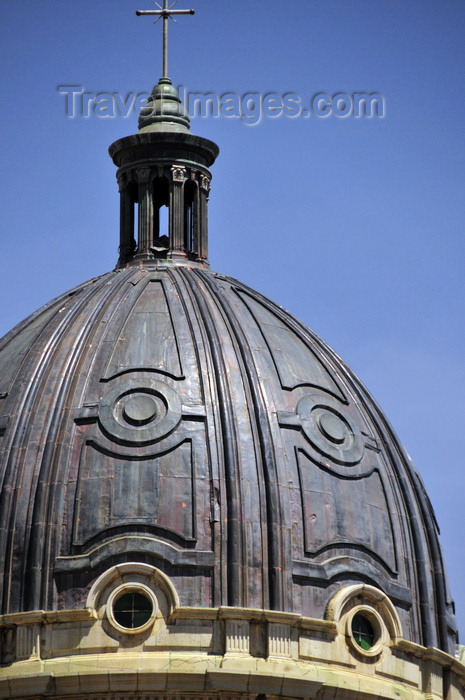 bolivia75: La Paz, Bolivia: dome of the Metropolitan Cathedral - architects Francisco Vespignani, Manuel Sanguja and Antonio Camponovo - Plaza Murillo - photo by M.Torres - (c) Travel-Images.com - Stock Photography agency - Image Bank