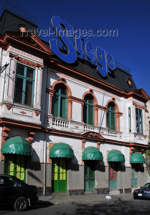 bolivia8: La Paz, Bolivia: 'Stege' club - plaza San Pedro / Sucre, Calle Cañada Strongest - photo by M.Torres - (c) Travel-Images.com - Stock Photography agency - Image Bank