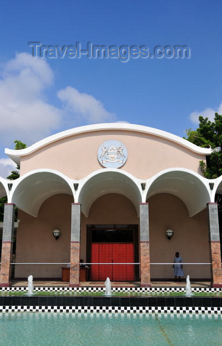 botswana44: Gaborone, South-East District, Botswana: National Assembly of Botswana - main façade - Government Enclave - photo by M.Torres - (c) Travel-Images.com - Stock Photography agency - Image Bank