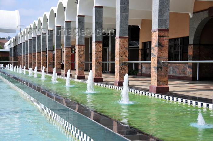 botswana46: Gaborone, South-East District, Botswana: National Assembly of Botswana - fountains and arches - Government Enclave - photo by M.Torres - (c) Travel-Images.com - Stock Photography agency - Image Bank