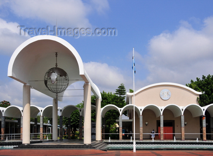 botswana49: Gaborone, South-East District, Botswana: National Assembly of Botswana - House of Parliament - Government Enclave - photo by M.Torres - (c) Travel-Images.com - Stock Photography agency - Image Bank