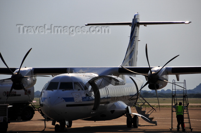 botswana8: Gaborone, South-East District, Botswana: Sir Seretse Khama International Airport - Air Botswana ATR 42-500 - twin-turboprop regional airliner - photo by M.Torres - (c) Travel-Images.com - Stock Photography agency - Image Bank