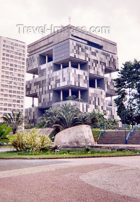 brazil10: Brazil / Brasil - Rio de Janeiro: Petrobrás building - Brazilian oil giant / edifício da Petrobrás - Avenida República do Chile - photo by M.Torres - (c) Travel-Images.com - Stock Photography agency - Image Bank