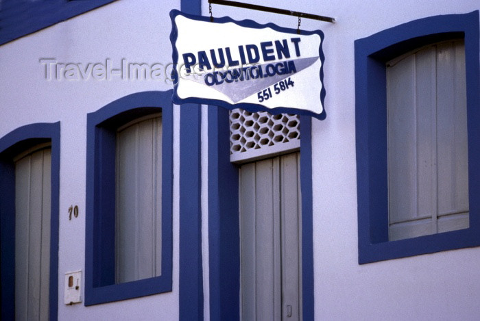 brazil115: Brazil / Brasil - Maragoji (Alagoas): dentist practice / no dentista - odontologia - Paulident - photo by F.Rigaud - (c) Travel-Images.com - Stock Photography agency - Image Bank