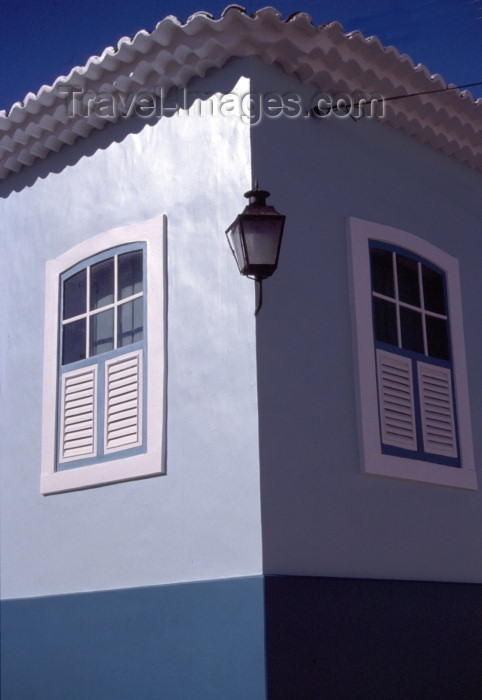 brazil117: Brazil / Brasil - Penedo (Alagoas): corner with lamp / esquina com candeeiro - photo by F.Rigaud - (c) Travel-Images.com - Stock Photography agency - Image Bank