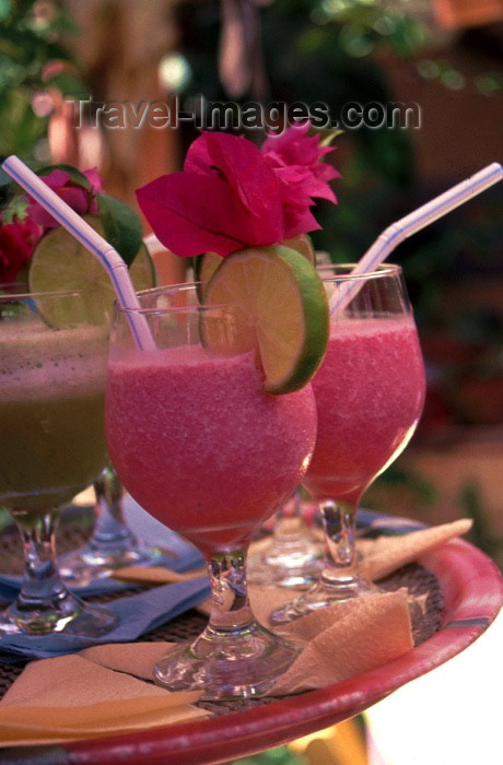 brazil121: Brazil / Brasil - Porto de Galinhas, Pernambuco: exotic cocktails with bougainvillea leaves - tropical drinks / cocktails com folhas de buganvilea - photo by F.Rigaud - (c) Travel-Images.com - Stock Photography agency - Image Bank