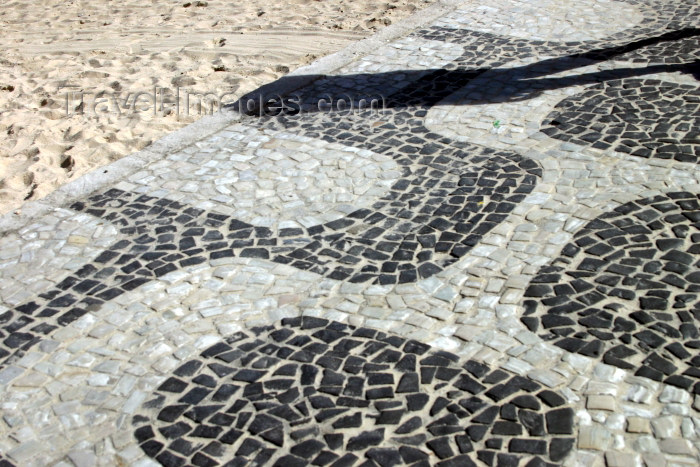 brazil195: Brazil / Brasil - Rio de Janeiro: the Calçadão - sidewalk - calçada - photo by N.Cabana - (c) Travel-Images.com - Stock Photography agency - Image Bank