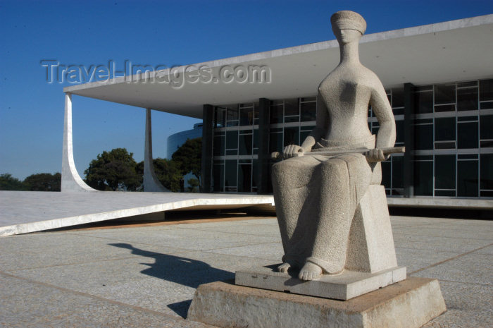 brazil305: Brazil / Brasil - Brasilia: Supreme Court - High Court - Supremo Tribunal Federal - Escultura Justiça, de Ceschiatti - Projeto de Oscar Niemeyer - photo by M.Alves - (c) Travel-Images.com - Stock Photography agency - Image Bank