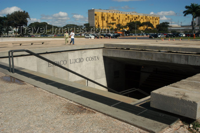 brazil324: Brazil / Brasil - Brasilia: Lucio Costa space / espaço Lucio Costa - photo by M.Alves - (c) Travel-Images.com - Stock Photography agency - Image Bank