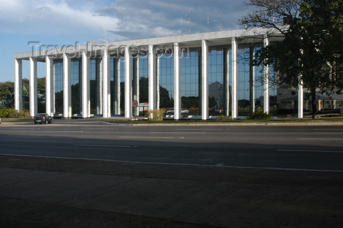 brazil326: Brazil / Brasil - Brasilia: Buriti square / Praça Buriti - Eixo Monumental - photo by M.Alves - (c) Travel-Images.com - Stock Photography agency - Image Bank